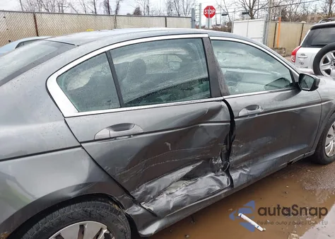 2010 Honda Accord 2.4 Lx из США, поврежденный, VIN 1HGCP2F37AA188423